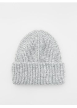 Reserved - Prążkowana czapka beanie - jasnoszary ze sklepu Reserved w kategorii Czapki zimowe damskie - zdjęcie 162488932