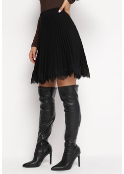 Czarna Mini Spódnica z Gumką w Pasie z Koronką Cales ze sklepu Born2be Odzież w kategorii Spódnice - zdjęcie 162500824