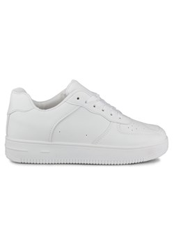 Klasyczne białe sportowe sneakersy z biała podeszwą ze sklepu ButyModne.pl w kategorii Buty sportowe damskie - zdjęcie 162545923