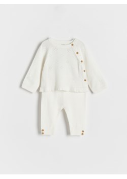 Reserved - Dzianinowy komplet z wiskozą - złamana biel ze sklepu Reserved w kategorii Komplety niemowlęce - zdjęcie 162559053