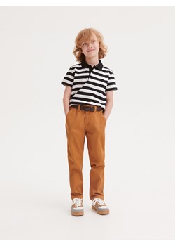 Reserved - Spodnie chino z paskiem - brązowy ze sklepu Reserved w kategorii Spodnie chłopięce - zdjęcie 162691842