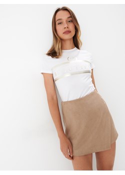 Mohito - Biały t-shirt z aplikacją z aplikacją - Biały ze sklepu Mohito w kategorii Bluzki damskie - zdjęcie 162714782