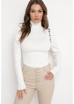 Biały Sweter z Golfem z Bufiastymi Rękawami z Perłową Kompozycją Rutta ze sklepu Born2be Odzież w kategorii Swetry damskie - zdjęcie 162715601