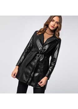 Damski płaszcz z ekoskóry z paskiem czarny ze sklepu WITTCHEN w kategorii Płaszcze damskie - zdjęcie 162767812