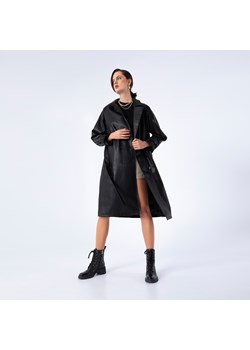 Damski płaszcz z ekoskóry dwurzędowy z paskiem czarny ze sklepu WITTCHEN w kategorii Płaszcze damskie - zdjęcie 162773271