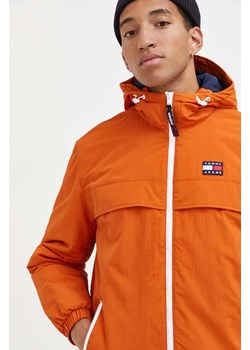 Tommy Jeans kurtka męska kolor pomarańczowy zimowa ze sklepu ANSWEAR.com w kategorii Kurtki męskie - zdjęcie 162829452