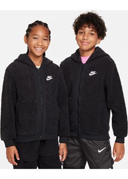 Zimowa bluza z kapturem i zamkiem na całej długości dla dużych dzieci Nike Sportswear Club Fleece - Czerń ze sklepu Nike poland w kategorii Bluzy dziewczęce - zdjęcie 162845532