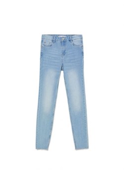 Cropp - Jasnoniebieskie jeansy push up skinny - niebieski ze sklepu Cropp w kategorii Jeansy damskie - zdjęcie 162847804