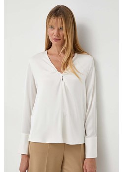 BOSS bluzka jedwabna kolor beżowy gładka ze sklepu ANSWEAR.com w kategorii Bluzki damskie - zdjęcie 162860870