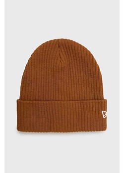 New Era czapka Cuff Beanie kolor brązowy  60364347 ze sklepu PRM w kategorii Czapki zimowe damskie - zdjęcie 162867441