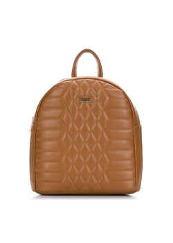 Damski plecak z pikowanej ekoskóry w geometryczny wzór brązowy ze sklepu WITTCHEN w kategorii Plecaki - zdjęcie 162902764