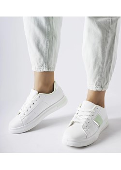 Białe sportowe buty z miętowymi dodatkami Marei ze sklepu gemre w kategorii Trampki damskie - zdjęcie 162916673