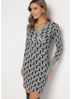 Szara Dzianinowa Sukienka Kopertowa w Geometryczny Wzór Lillne ze sklepu Born2be Odzież w kategorii Sukienki - zdjęcie 162945780