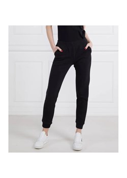 EA7 Spodnie dresowe | Regular Fit ze sklepu Gomez Fashion Store w kategorii Spodnie damskie - zdjęcie 163335343