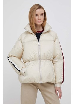 Tommy Hilfiger kurtka puchowa damska kolor beżowy zimowa ze sklepu ANSWEAR.com w kategorii Kurtki damskie - zdjęcie 163365684