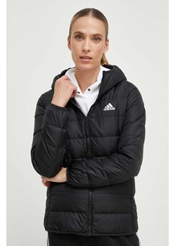 adidas kurtka puchowa damska kolor czarny przejściowa HZ5724 ze sklepu ANSWEAR.com w kategorii Kurtki damskie - zdjęcie 163368120