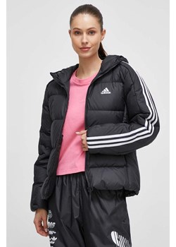 adidas kurtka puchowa damska kolor czarny zimowa ze sklepu ANSWEAR.com w kategorii Kurtki damskie - zdjęcie 163368132