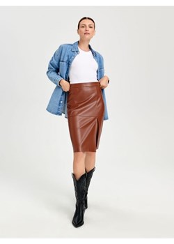 Sinsay - Spódnica midi z imitacji skóry - brązowy ze sklepu Sinsay w kategorii Spódnice - zdjęcie 163435633