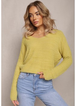 Jasnozielony Sweter z Elastycznego Materiału z Długim Włosiem i Trójkątnym Dekoltem Mihasa ze sklepu Renee odzież w kategorii Swetry damskie - zdjęcie 163456363