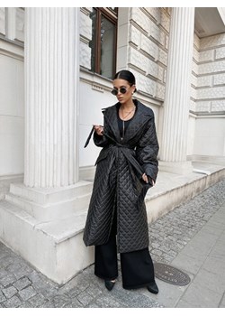 Płaszcz Veria Square Beige Czarny ze sklepu Lisa Mayo w kategorii Płaszcze damskie - zdjęcie 163499743