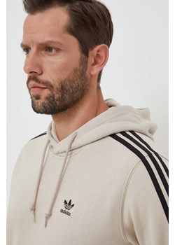 adidas Originals bluza męska kolor beżowy z kapturem z aplikacją ze sklepu PRM w kategorii Bluzy męskie - zdjęcie 163502453