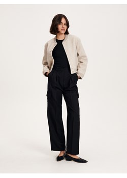 Reserved - Spodnie z kieszeniami cargo - czarny ze sklepu Reserved w kategorii Spodnie damskie - zdjęcie 163526861