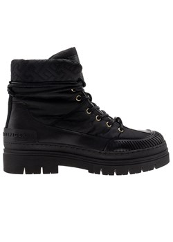 Buty Tommy Hilfiger TH Monogram Outdoor Boot FW0FW07502-BDS - czarne ze sklepu streetstyle24.pl w kategorii Workery damskie - zdjęcie 163544333