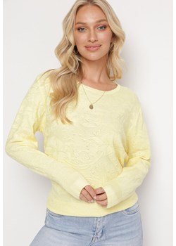 Żółty Sweter z Tłoczonym Wzorem w Ornamentalnym Stylu Mariot ze sklepu Born2be Odzież w kategorii Swetry damskie - zdjęcie 163570501