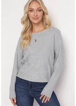 Szary Sweter z Tłoczonym Wzorem w Ornamentalnym Stylu Mariot ze sklepu Born2be Odzież w kategorii Swetry damskie - zdjęcie 163570531