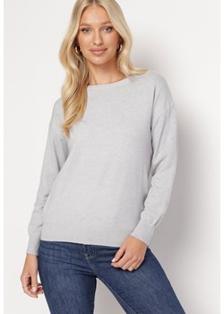Szary Sweter o Klasycznym Kroju z Okrągłym Dekoltem Kamalthea ze sklepu Born2be Odzież w kategorii Swetry damskie - zdjęcie 163592022