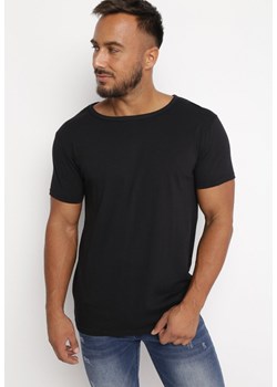 Czarna Gładka Koszulka z Bawełny z Krótkimi Rękawami Madelisa ze sklepu Born2be Odzież w kategorii T-shirty męskie - zdjęcie 163597274