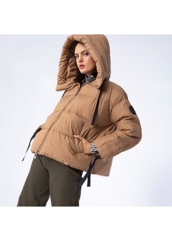 Damska kurtka oversizowa pikowana ze ściągaczami na rękawach jasny brąz ze sklepu WITTCHEN w kategorii Kurtki damskie - zdjęcie 163600921