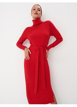 Mohito - Dzianinowa czerwona sukienka midi - Czerwony ze sklepu Mohito w kategorii Sukienki - zdjęcie 163630361