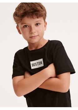 Reserved - T-shirt z nadrukiem - czarny ze sklepu Reserved w kategorii T-shirty chłopięce - zdjęcie 163631811