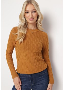 Jasnobrązowy Klasyczny Sweter z Tłoczonym Zdobieniem Nainea ze sklepu Born2be Odzież w kategorii Swetry damskie - zdjęcie 163666210