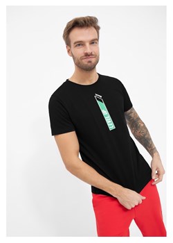 Bench Koszulka &quot;Level&quot; w kolorze czarnym ze sklepu Limango Polska w kategorii T-shirty męskie - zdjęcie 163695541