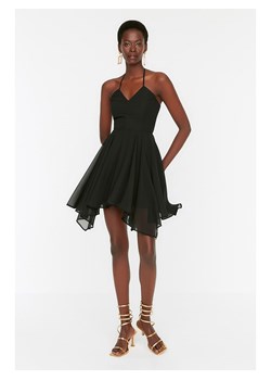 trendyol Sukienka w kolorze czarnym ze sklepu Limango Polska w kategorii Sukienki - zdjęcie 163735064