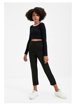 trendyol Spodnie w kolorze czarnym ze sklepu Limango Polska w kategorii Spodnie damskie - zdjęcie 163799843