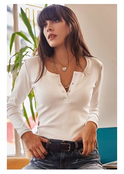 Olalook Koszulka w kolorze białym ze sklepu Limango Polska w kategorii Bluzki damskie - zdjęcie 163808223