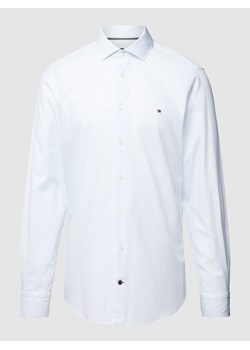 Koszula biznesowa o kroju slim fit z kołnierzykiem typu kent ze sklepu Peek&Cloppenburg  w kategorii Koszule męskie - zdjęcie 163822014