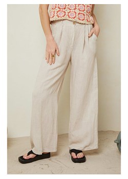 Le Monde du Lin Lniane spodnie w kolorze kremowym ze sklepu Limango Polska w kategorii Spodnie damskie - zdjęcie 163852082