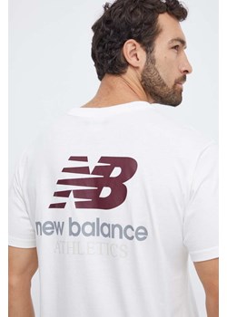 New Balance t-shirt bawełniany męski kolor beżowy z nadrukiem ze sklepu ANSWEAR.com w kategorii T-shirty męskie - zdjęcie 163875981