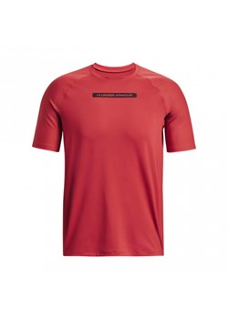 Męska koszulka treningowa Under Armour UA SmartForm Rush Nov SS - czerwona ze sklepu Sportstylestory.com w kategorii T-shirty męskie - zdjęcie 163905212