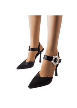 Czarne satynowe sandały na szpilce Linda ze sklepu ButyModne.pl w kategorii Czółenka - zdjęcie 163906184