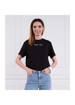 Tommy Jeans T-shirt SERIF LINEAR | Regular Fit ze sklepu Gomez Fashion Store w kategorii Bluzki damskie - zdjęcie 163959890