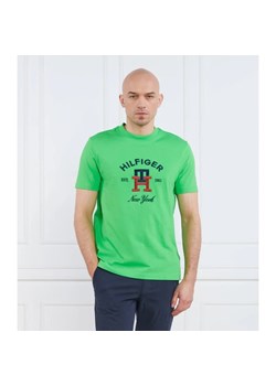 Tommy Hilfiger T-shirt CURVED MONOGRAM | Regular Fit ze sklepu Gomez Fashion Store w kategorii T-shirty męskie - zdjęcie 163974391