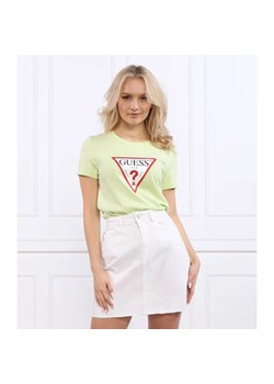 GUESS T-shirt ORIGINAL | Regular Fit ze sklepu Gomez Fashion Store w kategorii Bluzki damskie - zdjęcie 163977470
