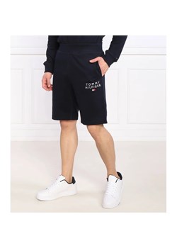 Tommy Hilfiger Szorty | Regular Fit ze sklepu Gomez Fashion Store w kategorii Spodenki męskie - zdjęcie 163978611