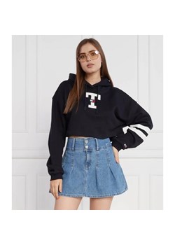 Tommy Jeans Bluza TJW SP CRP LETTERMAN FLAG HOODIE | Cropped Fit ze sklepu Gomez Fashion Store w kategorii Bluzy damskie - zdjęcie 163979124