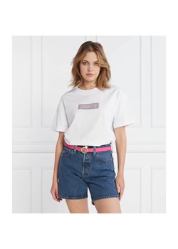 GUESS T-shirt SS CN MINI BOX TEE | Regular Fit ze sklepu Gomez Fashion Store w kategorii Bluzki damskie - zdjęcie 163983133